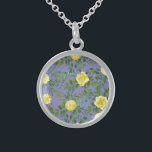 Hellgelb & Periwinkle Blaue Rose Blumenzehen Sterling Silberkette<br><div class="desc">Schöne helle Gelb & Periwinkle Blaue Pony & Rose Blumen Hochzeitseinladungen mit reichlich Grün. Ideal für ein Blumenthema oder eine traditionelle weiße Hochzeit im Frühling oder Sommer. Passen Sie die Farbe und den Text an,  um diese Hochzeit einladen zu lassen!</div>