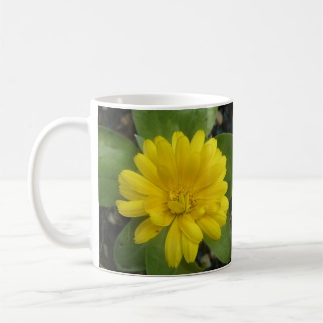 Hellgelbe Tasse (Links)