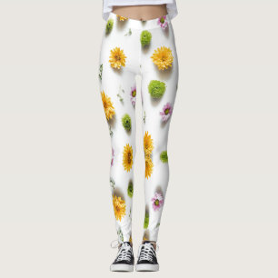 Hellgelbe und rosa Zinnie auf weißem Hintergrund Leggings