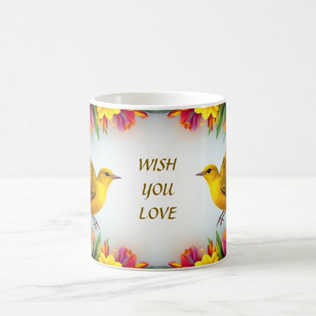 Hellgelbe Vögel in einem lebendigen Blumenrahmen Kaffeetasse (Mittel)