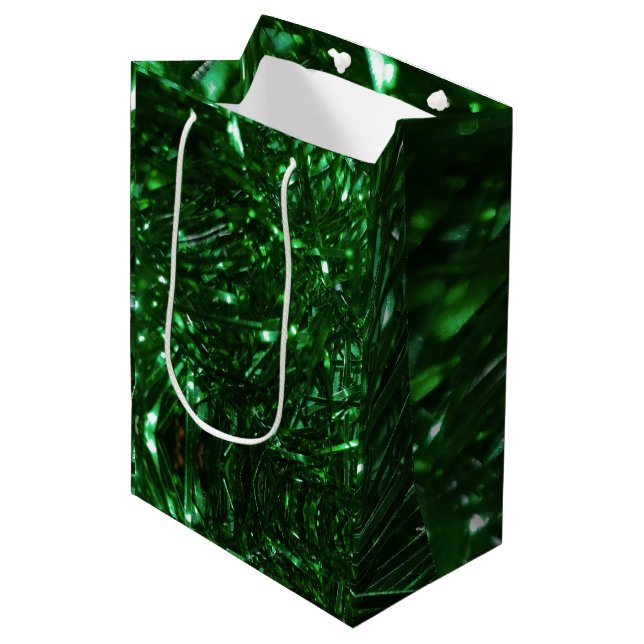 hellgrüne, glänzende Weihnachtsbaumbeitel Mittlere Geschenktüte (Vorderseite Schrägansicht)