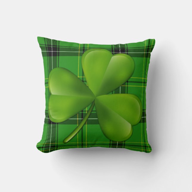 Hellgrünes 3-Blatt-Klee auf Kariertem Tartan Kissen (Vorderseite)