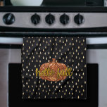 Hello Fall Glitzer Pumpkin   Metallic Gold & Black Geschirrtuch<br><div class="desc">Front und Mitte ist ein eleganter Glitzer Kürbis in feminin glitzernden Herbsttönen. Dieses altmodische, papierlose Küchentuch aus Waffelmaterial ist mit einem gürtelförmigen Imitat aus Metallprint verziert und weist eine goldene Tropfen-Textur auf, die auf einem schwarzen Hintergrund verziert ist. Das Glitzer, zeitgemäße, modische Imitat aus metallischem Glitzer fällt in Orange mit...</div>