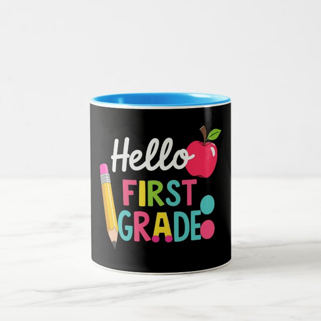 Hello First Grade Team 1st Grade Back to School Zweifarbige Tasse (Mittel)