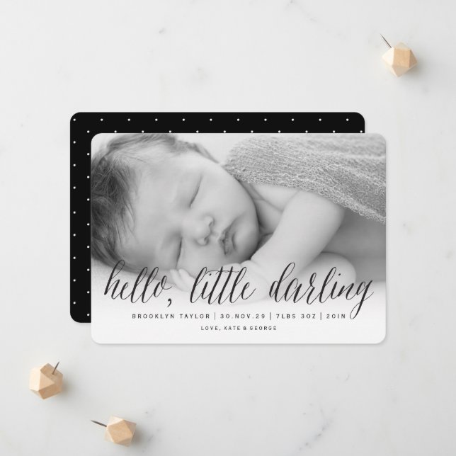 Hello Little Darling Gender Neutral Foto Birth Ankündigung (Vorderseite/Rückseite Beispiel)