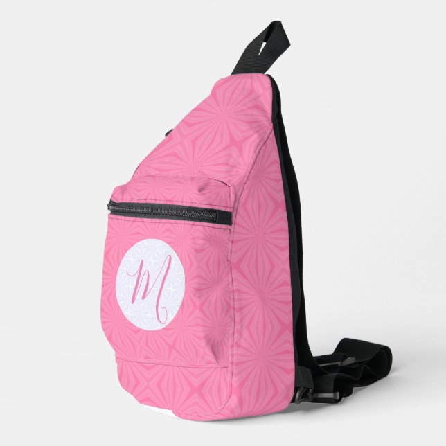 Hellrosa gewellte Quadrate Personalisierte Initial Crossbody Bag (Rechte Ecke)
