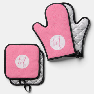 Hellrosa gewellte Quadrate Personalisierte Initial Ofenhandschuh & Topflappen-Set