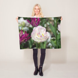 Hellrosa Tulpen an einem sonnigen Tag Fleecedecke