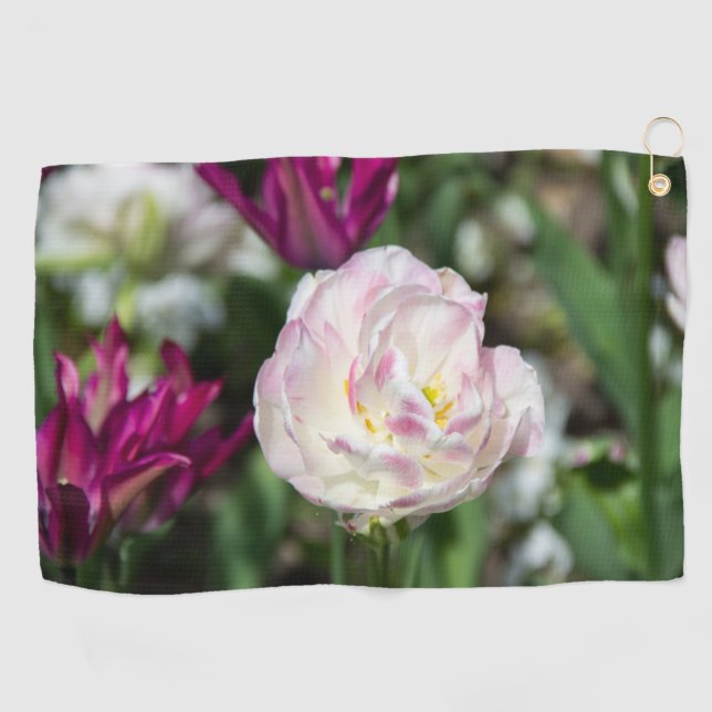 Hellrosa Tulpen an einem sonnigen Tag Golfhandtuch (Horizontal)