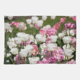 Hellweiße und rosa Tulpen an einem sonnigen Tag Geschirrtuch