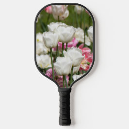 Hellweiße und rosa Tulpen an einem sonnigen Tag Pickleball Schläger