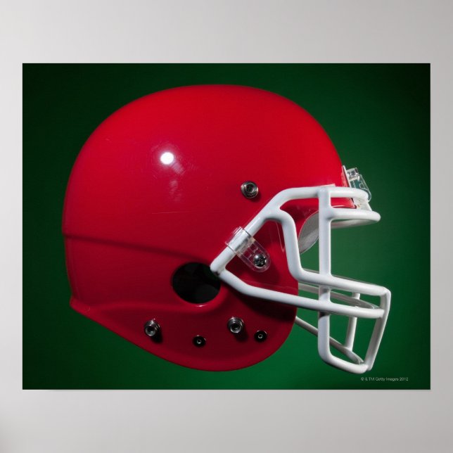 Helm des Red American Football auf grünem Hintergr Poster (Vorne)