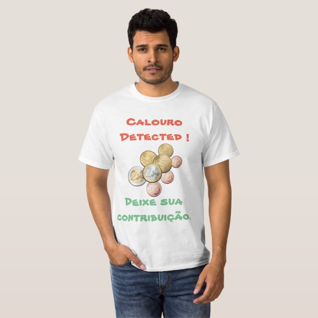 Hemd träbt von der Fakultät für Studenten im T-Shirt (Vorne ganz)