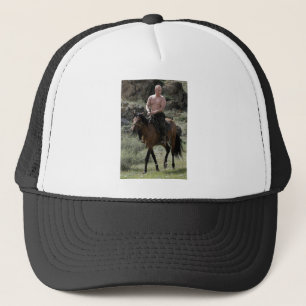 Hemdloser Putin reitet ein Pferd Truckerkappe