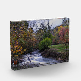 Hemlock Creek Falls auf einem schönen Herbstvormit Fotoblock