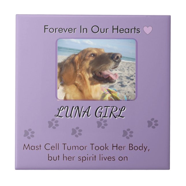 Her Memory in Gentle Purple Fliese (Vorderseite)