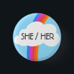 HER Pronouns farbenfrohe Regenbogenwolke Button<br><div class="desc">Dekorieren Sie Ihr Outfit mit diesem coolen Kunstknopf. Macht ein großartiges Geschenk! Sie können ihn anpassen und auch Text hinzufügen. Karo in meinem Shop für viel mehr Farben und Muster! Lass mir Bescheid, wenn du auch etwas Gewohntes willst.</div>