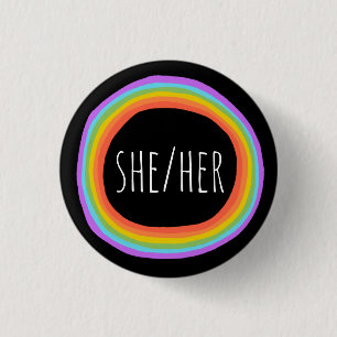HER Pronouns farbenfroher Regenbogenkreis Schwarz Button