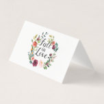 Herabsetzung der Liebe Burgunder Blumenratenkarte<br><div class="desc">Die stilvolle Hochzeitsratenkarte "Fall in Liebe" zeigt einen rustikalen Kranz mit Blume aus den Unterwasserfarben,  Rose,  Dahlien,  Blume aus Torfmotiven und Grünpflanzen in einer herrlichen Herbstpalette aus Bordeaux,  Golden Gelb,  Rosa und Grüntönen. Die Rückseite der Karte wird mit einem sich absetzenden bordeauxfarbenen Streifen-Muster bedeckt.</div>