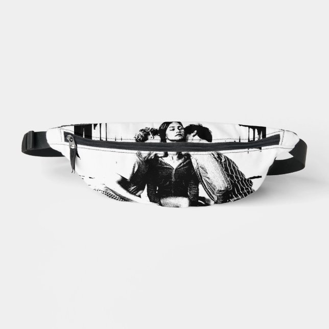 Herausforderung Art, Tashi und Patrick Clear (Mitt Bauchtasche (Vorderseite)