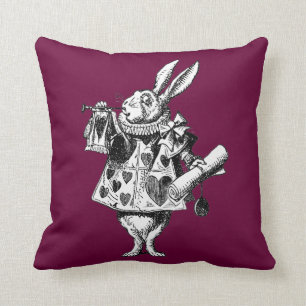 Héraut de lapin Alice victorienne dans le coussin
