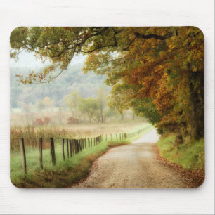 Herbst auf einer Landstraße Mousepad