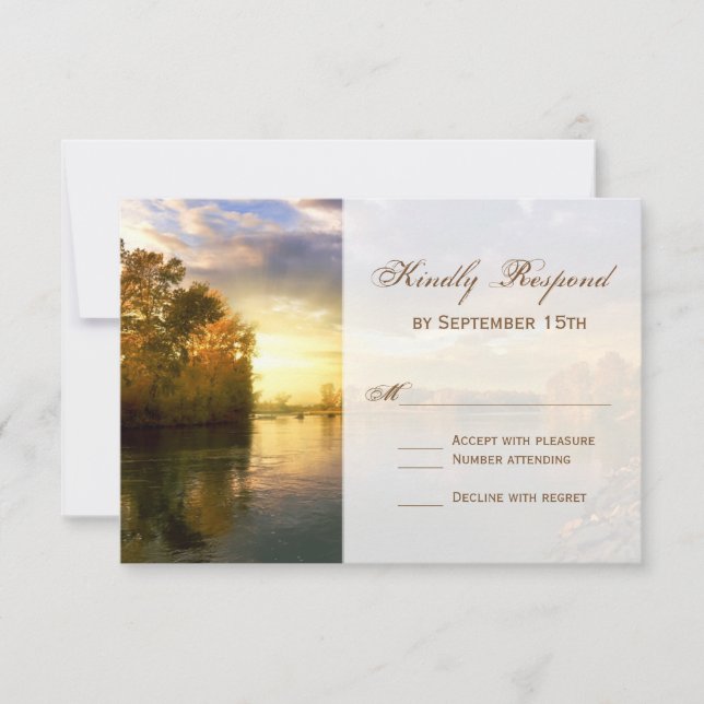 Herbst-Bäume Fluss Sunset Wedding RSVP Karten (Vorderseite)