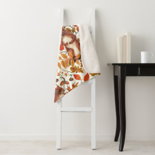 Herbst-Eichhörnchen und Herbstflora auf Weiß Sherpadecke