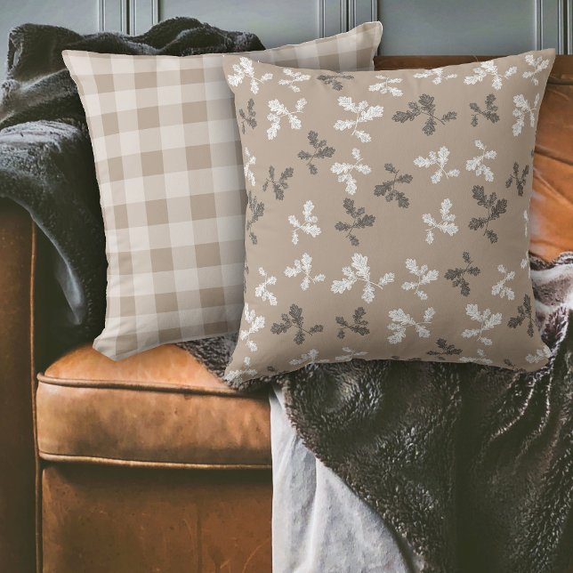 Herbst-Folien Blätter Braunes Kariertes Muster Kissen (Autumn Fall Foliage Leaves Brown Plaid Pattern Throw Pillow)