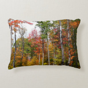 Herbst im Wald Farbige Herbstfotografie Dekokissen
