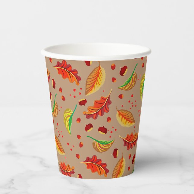 Herbst lässt Nüsse Kastanien Muster Eleganter Fall Pappbecher (Vorderseite)