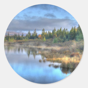 Herbst-Sonnenaufgang in Moosehead See Maine Runder Aufkleber