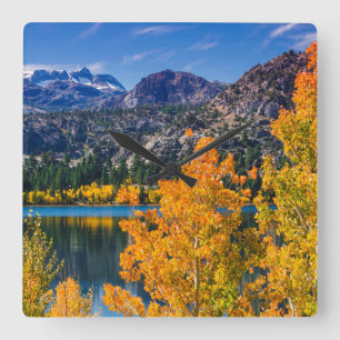 Herbst um June Lake, Kalifornien Quadratische Wanduhr