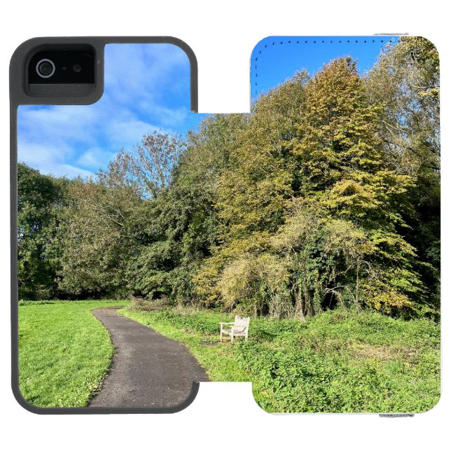 Herbstbank.. Incipio iPhone Geldbeutel-Hülle (Folio Geöffnet)