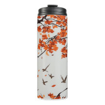 Herbstbaum mit Blätter und Vögeln.