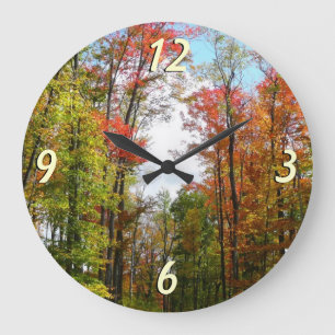Herbstbäume und blauer Himmel Herbst-Naturfotograf Große Wanduhr