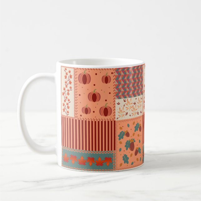 Herbstblatt-Eicheln-Patchwork-Muster-Kunst Kaffeetasse (Links)