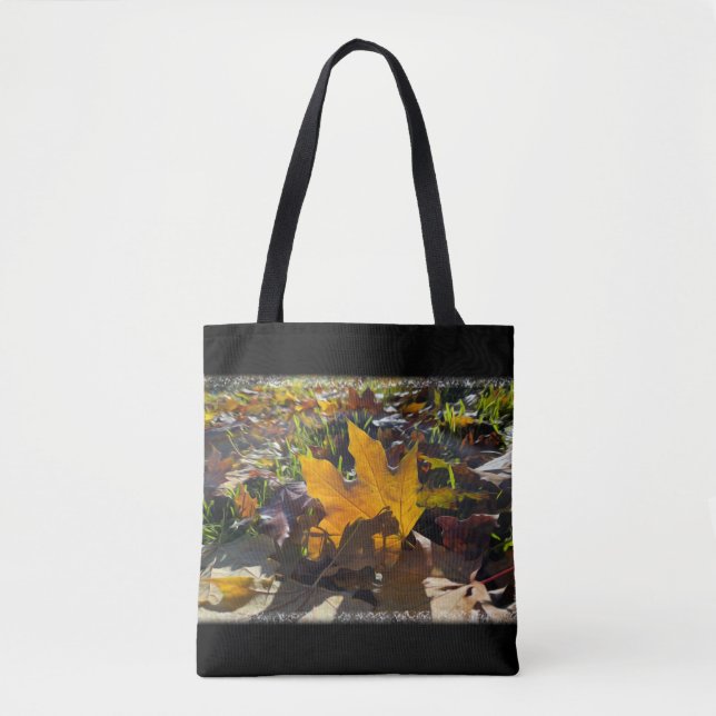 Herbstblatt in der Sonne Tasche (Vorderseite)