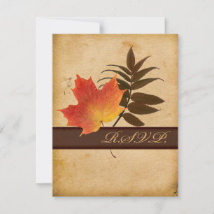 Herbstblätter auf gealterter Papier-Antwortkarte RSVP Karte