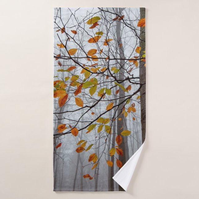 Herbstblätter fallen unter Waldblatt Badehandtuch (Badehandtuch)
