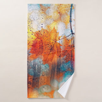 Herbstblätter in regnerischer Glasstruktur. f Badehandtuch