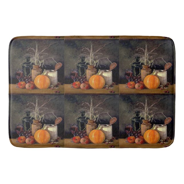 Herbstdekorationen am Tisch, Kürbis, Früchte, Getr Badematte (Vorderseite)