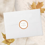 Herbstende in der Liebe Runder Aufkleber<br><div class="desc">Erschaffen Sie eine elegante und zeitlose Herbstsuite,  die Ihren Stil mühelos mit personalisierten Details widerspiegelt.</div>