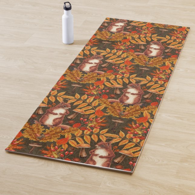 Herbstfalke in dunkelbraun yogamatte (Beispiel)