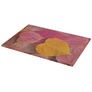 Herbstfarbe auf Forest Pansy Redbud abgefallene Bl Schneidebrett