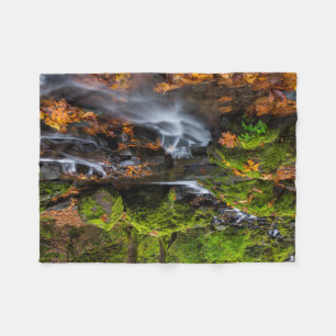 Herbstfarbe entlang der Starvation Creek Falls Fleecedecke