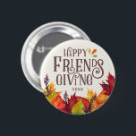 Herbstfarbe | Freundschaften Button<br><div class="desc">Mit diesem farbenfrohen und leuchtenden Set an Pinback-Buttons können Sie Ihre Ansammlung des freundlichen Abendessens in vollen Zügen genießen. Das Wort "Friendsgiving" ist in einem Schriftart im lockeren Stil zu sehen. Darunter ist ein Platz für Ihre einzigartigen Jahr- oder Monogramm-Initialen. Unter Ihren Informationen finden Sie eine Reihe farbenfroher Blätter zum...</div>