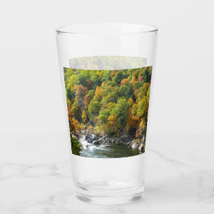 Herbstfarbe im Ohiopyle Staat Park Glas