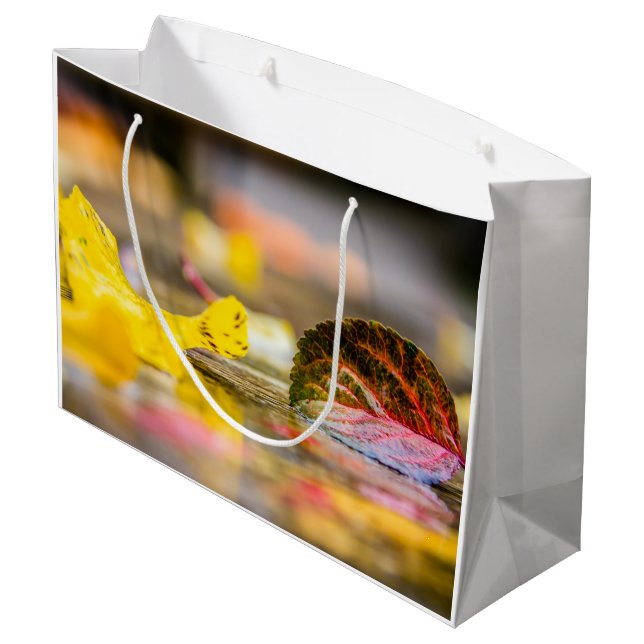 Herbstfarben Große Geschenktüte (Rückseite Schrägansicht)