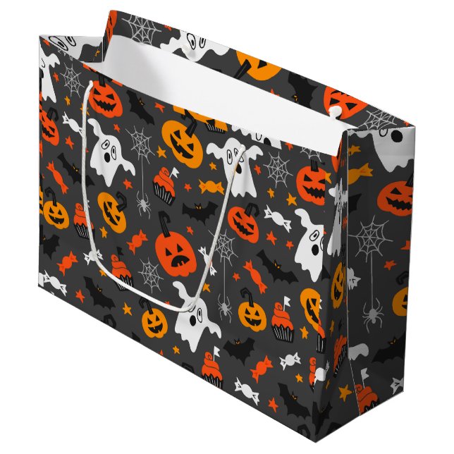 Herbstfarben Halloween-Symbolmuster auf dunkelgrau Große Geschenktüte (Vorderseite Schrägansicht)